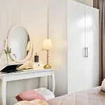 5 Mins To Center In Bright & Cozy דירה טרונדהיים