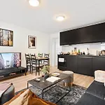 5 Mins To Center In Bright & Cozy דירה טרונדהיים